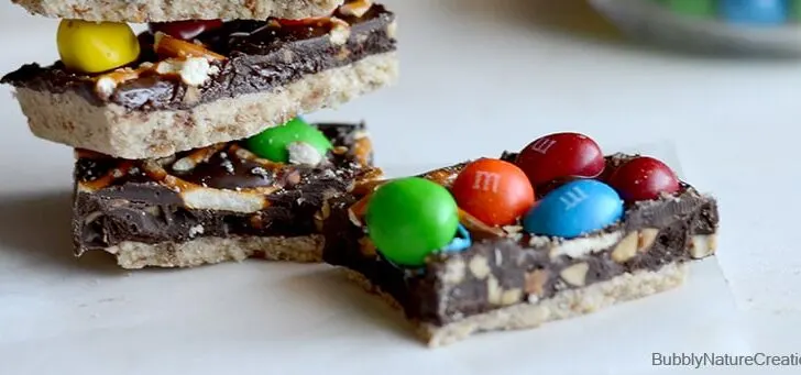 Peanut M&M Pretzel Bars!