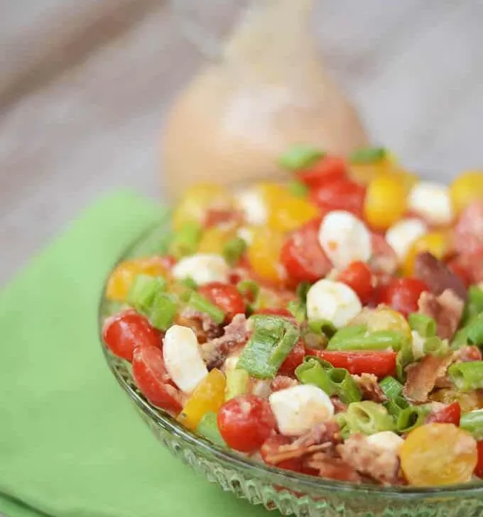 Tomato Bacon Salad with Creamy Tomato Bacon Vinaigrette