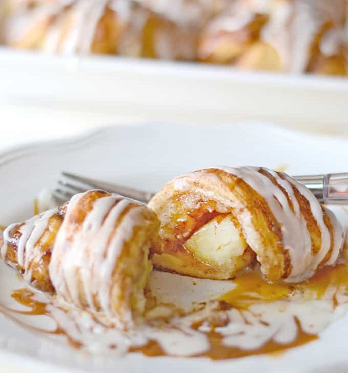 Caramel Apple Cinnamon Roll Ups ⋆ 3 Ingredients