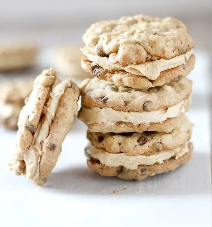 Mini Chocolate Peanut Butter Oatmeal Cream Pies! {Oatmeal Recipes}