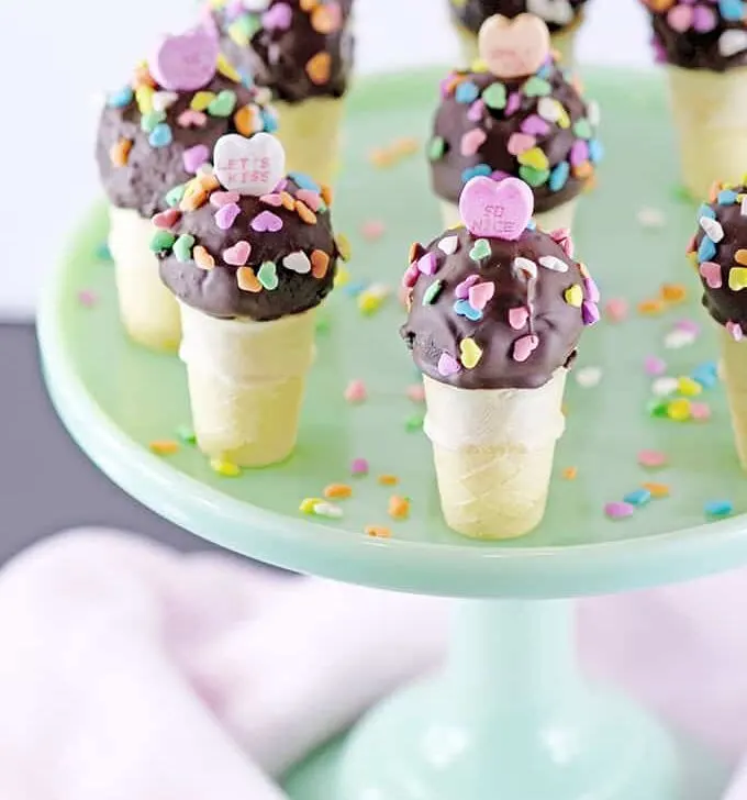 Valentine Ice Cream Cone Cake Pops!