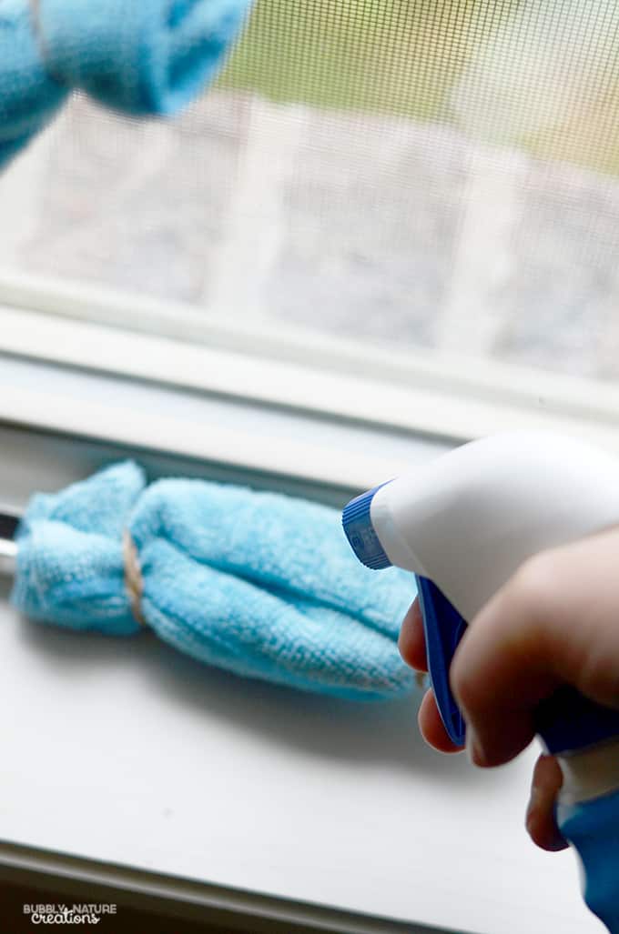 DIY Blind Cleaning Tool (Quick and Easy Way to Clean Blinds) ⋆ Sprinkle