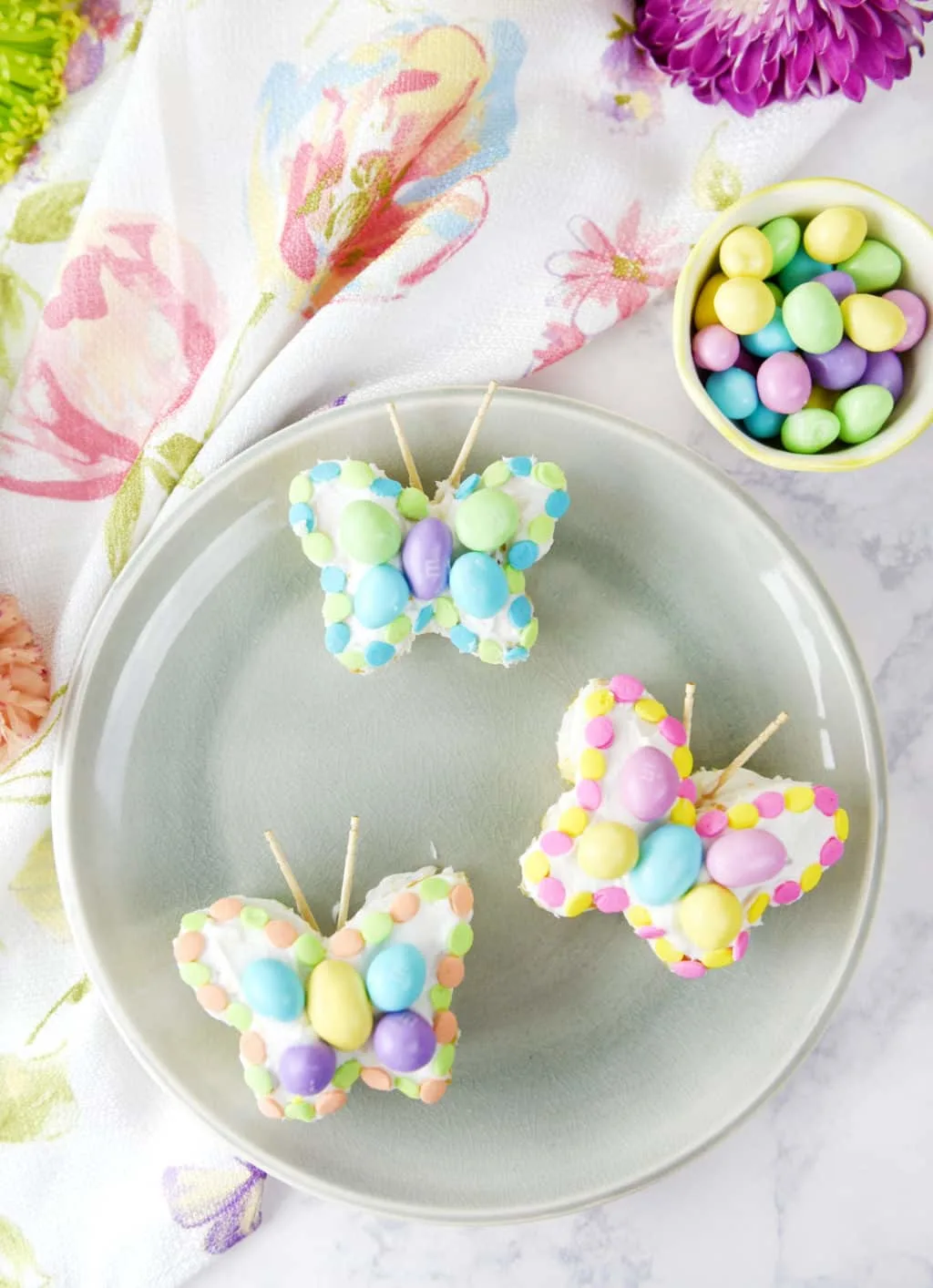 Butterfly Cupcakes made from a regular Cupcake!! So pretty and cute for spring and Easter!!!