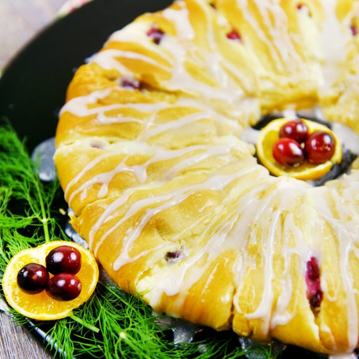 Cranberry Orange Crescent Ring ⋆ Sprinkle Some Fun