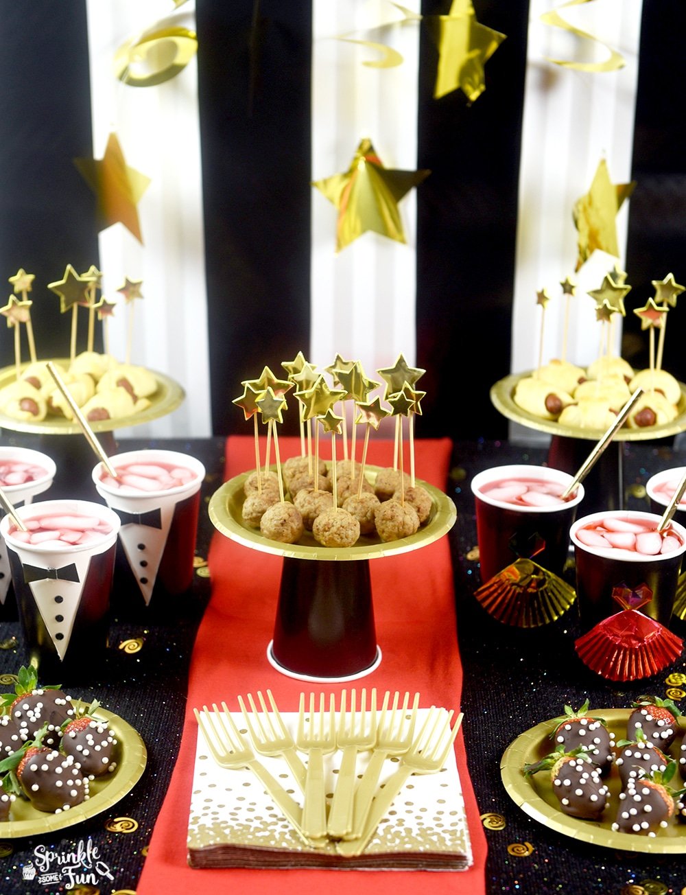 Oscar Themed Party Decorations / Fun Oscars Party Printables Party Games And Diy Ideas Cool Mom Picks Oscar Party Decorations Oscars Party Ideas Oscars Theme Party - To help you set up your own festivities, one of our oscar party ideas involves something that won't require you to spend a single penny.