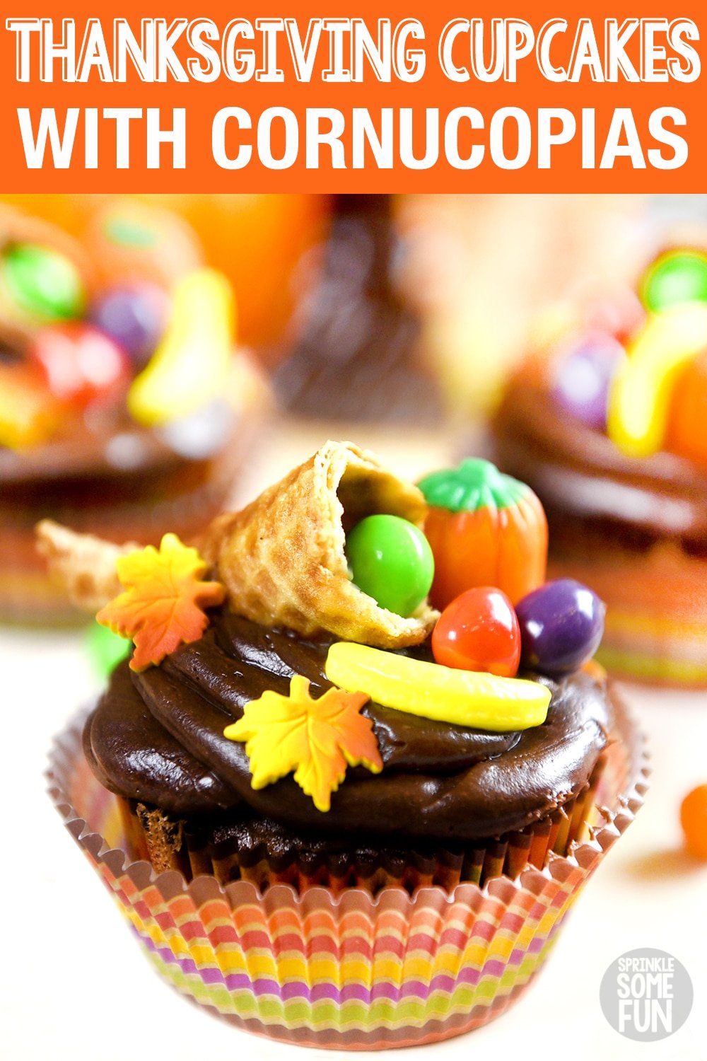 An adorable way to decorate cupcakes for Thanksgiving! These Thanksgiving cupcakes make the perfect centerpiece for a Thanksgiving dessert table. Also, they are easy enough that the kids can help make them too. #cupcakes #fall #toppers #Thanksgiving #Thanksgivingcupcakes #Cornucopia #Cornucopiacupcakes #cutecupcakes #fallcupcakes #thanksgivingdecorations #cakedecorating #thanksgivingcupcaketoppers